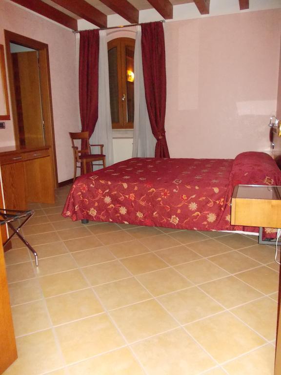 Albergo Le Piante マネルバ・デル・ガルダ 部屋 写真